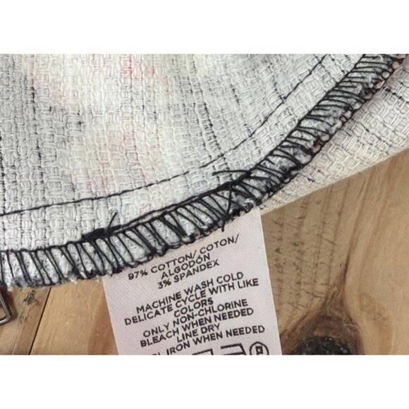 NWT Loft Outlet Women's Size 2 Short Skirt Black with Floral Design - Picture 6 of 6